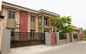 OYO 1394 Rumaisa Homestay Syariah