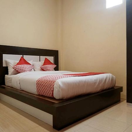 OYO 1394 Rumaisa Homestay Syariah Pekanbaru Bagian luar foto
