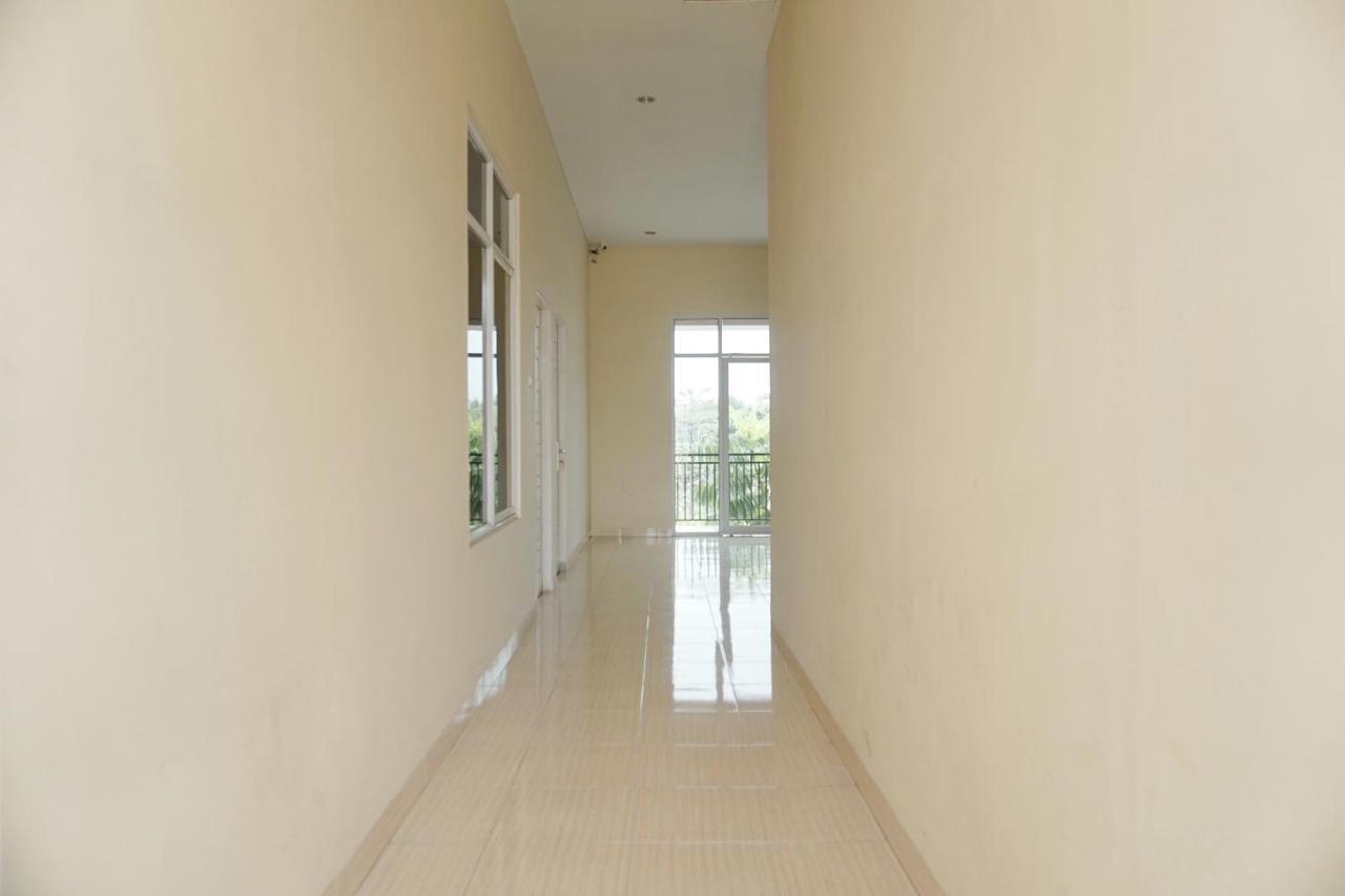 OYO 1394 Rumaisa Homestay Syariah Pekanbaru Bagian luar foto