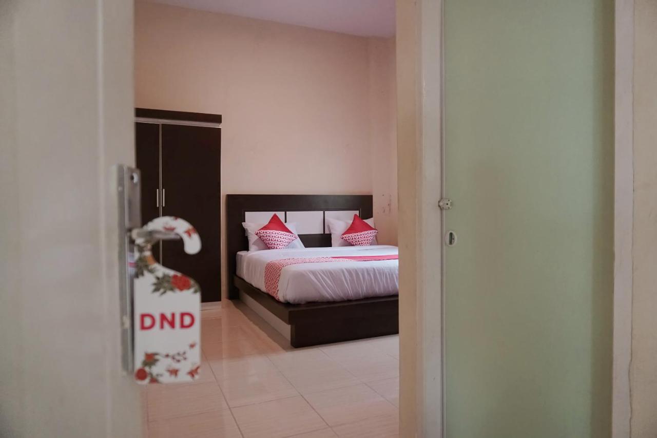 OYO 1394 Rumaisa Homestay Syariah Pekanbaru Bagian luar foto