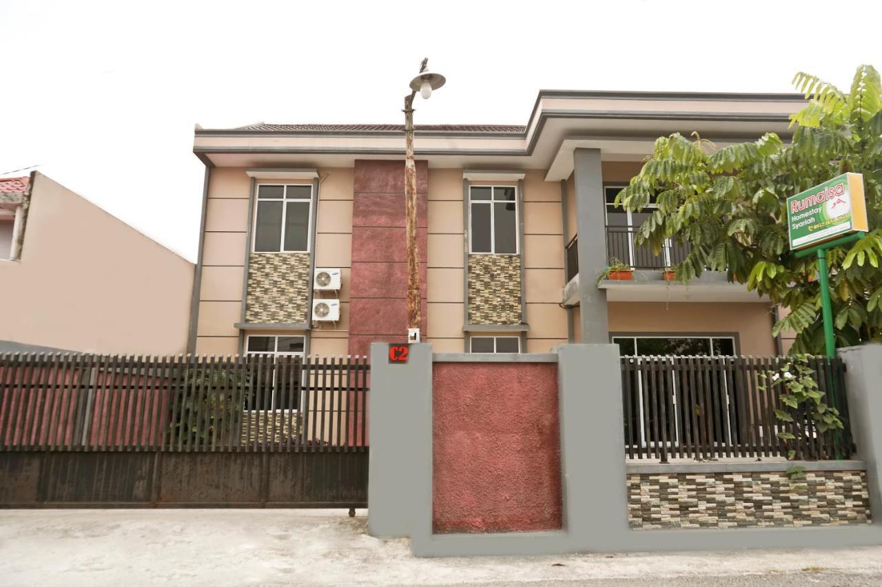 OYO 1394 Rumaisa Homestay Syariah Pekanbaru Bagian luar foto
