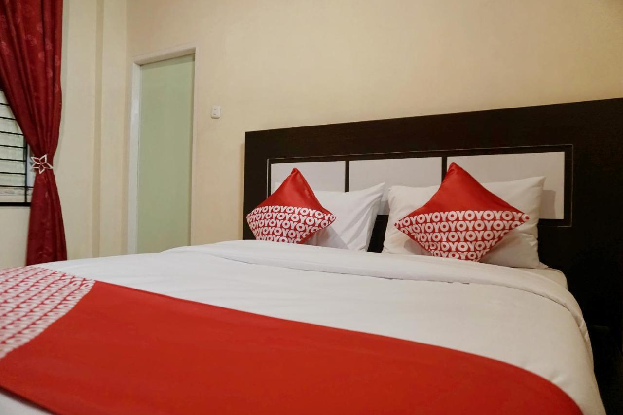 OYO 1394 Rumaisa Homestay Syariah Pekanbaru Bagian luar foto