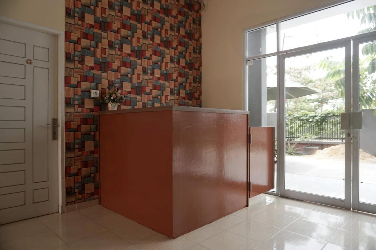 OYO 1394 Rumaisa Homestay Syariah Pekanbaru Bagian luar foto