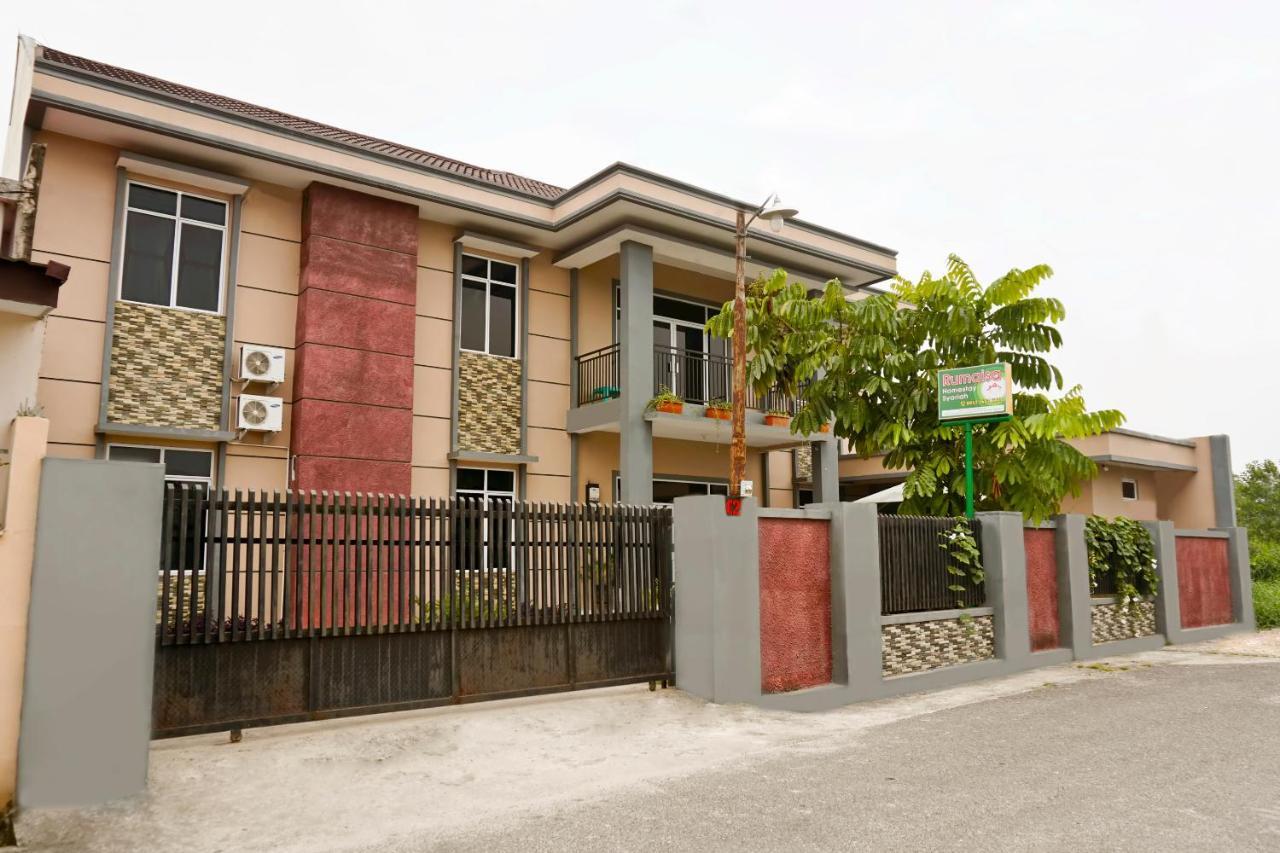 OYO 1394 Rumaisa Homestay Syariah Pekanbaru Bagian luar foto
