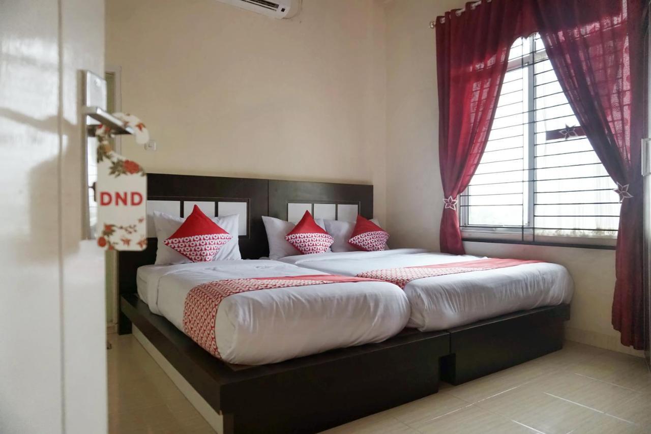 OYO 1394 Rumaisa Homestay Syariah Pekanbaru Bagian luar foto
