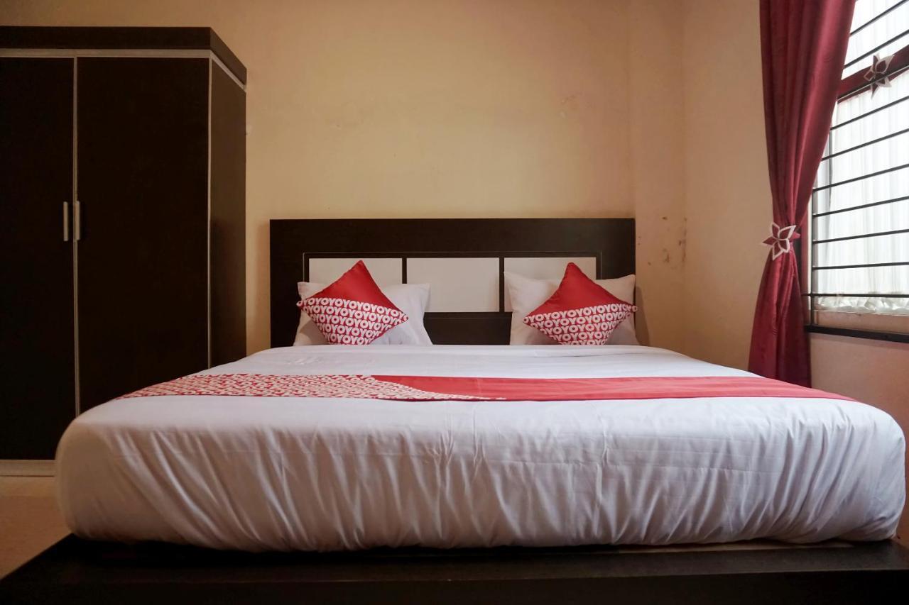 OYO 1394 Rumaisa Homestay Syariah Pekanbaru Bagian luar foto
